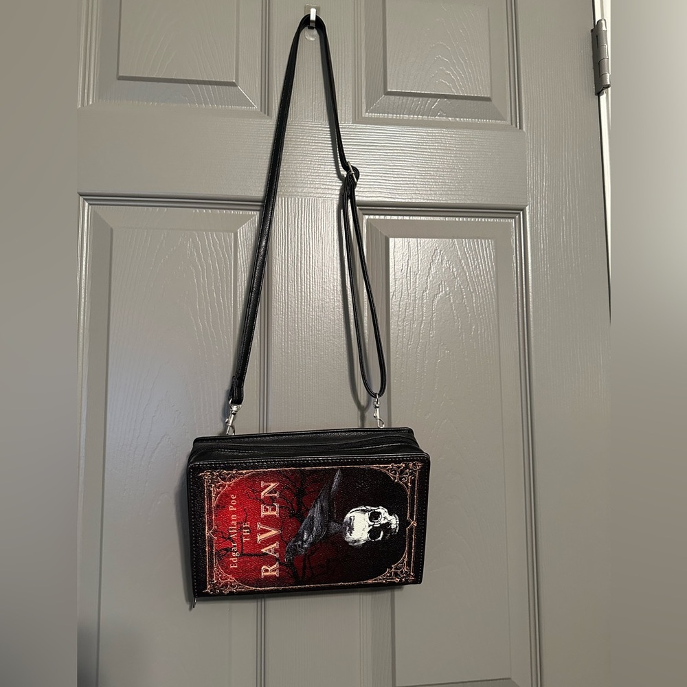 Edgar Allen Poe’s the raven purse!